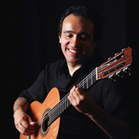 Headshot Image for featured-alfredo-muro-guitar